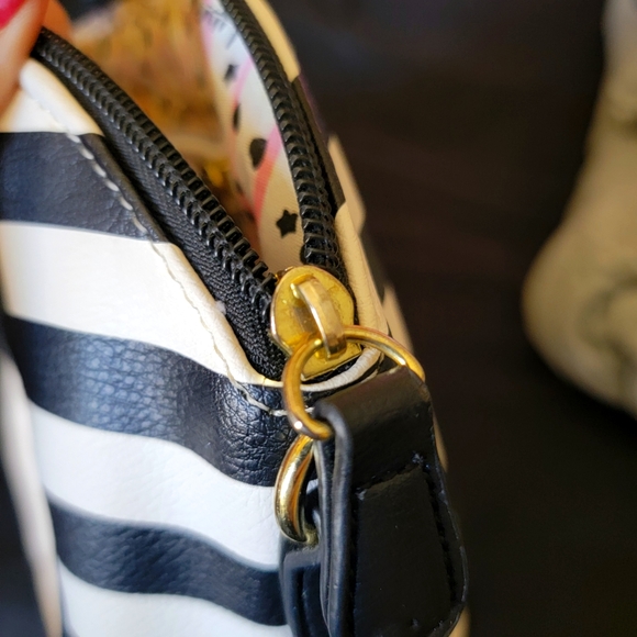 Betsey Johnson "Luv" Purse - Picture 7 of 8